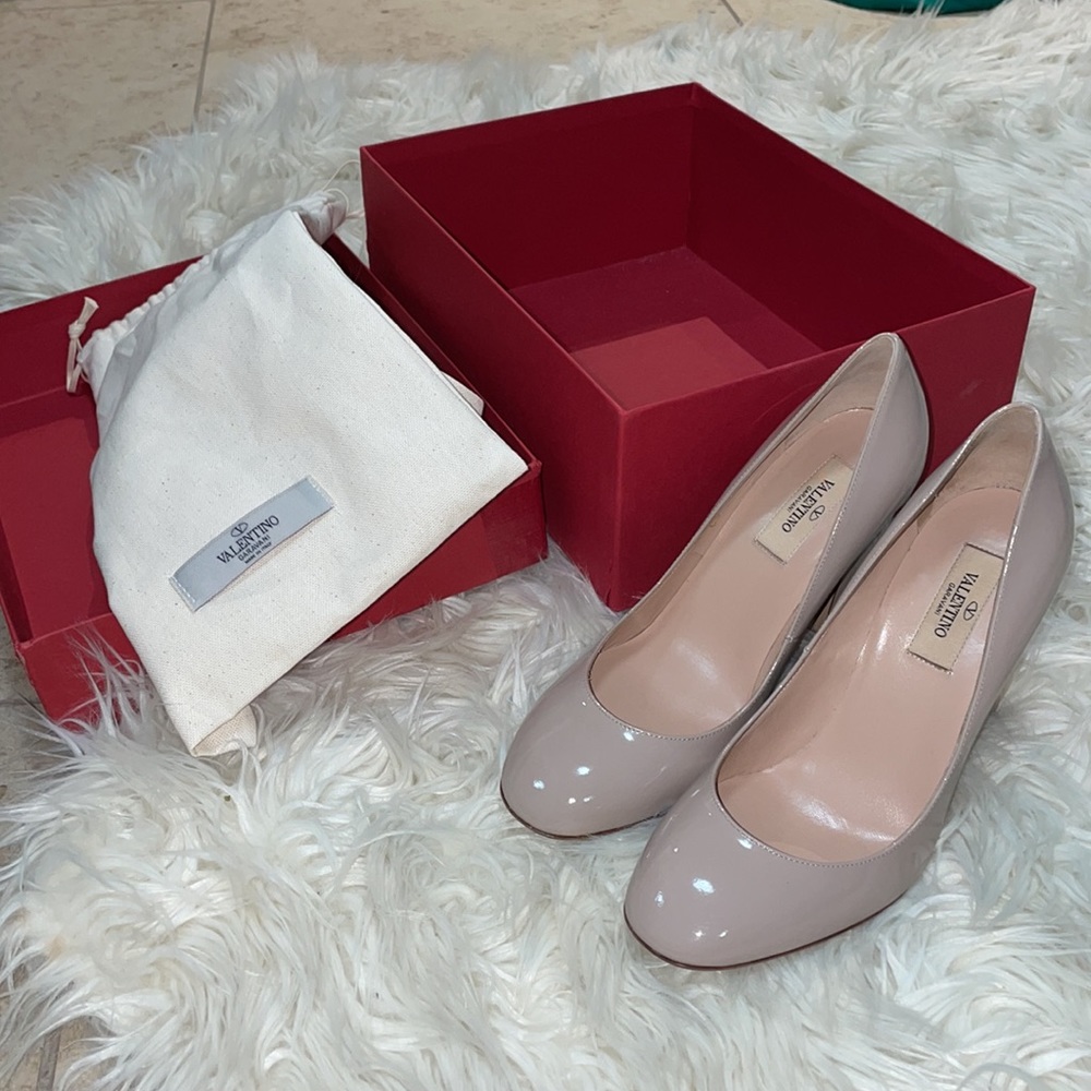 Valentino nude pumps